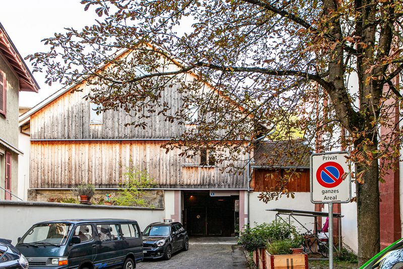 Jüdisches Museum der Schweiz – Parkplatz und Westfassade vor der Renovation – Ana Laura Rivarola